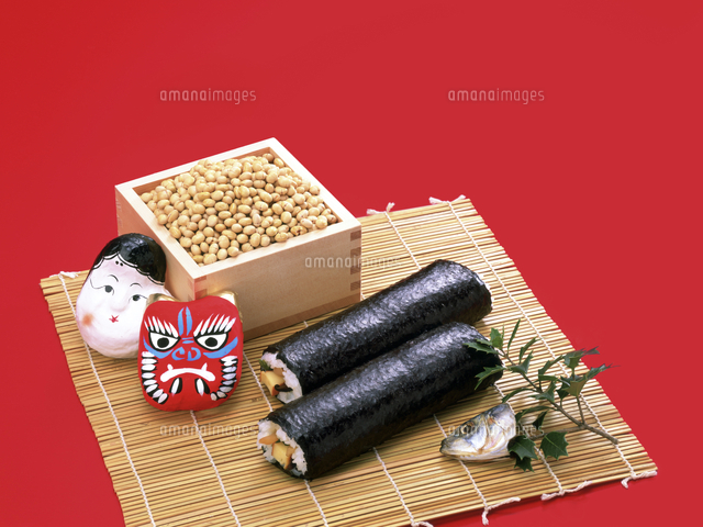 節分の豆と面と巻き寿司 の写真素材 イラスト素材 アマナイメージズ