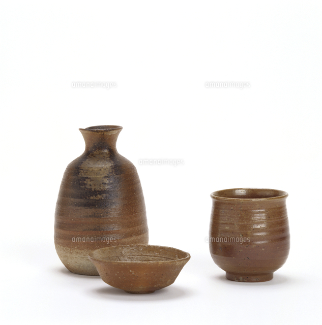 信楽焼 徳利と盃と湯のみ の写真素材 イラスト素材 アマナイメージズ 信楽焼 徳利と盃と湯のみ の写真素材 イラスト素材 アマナイメージズ