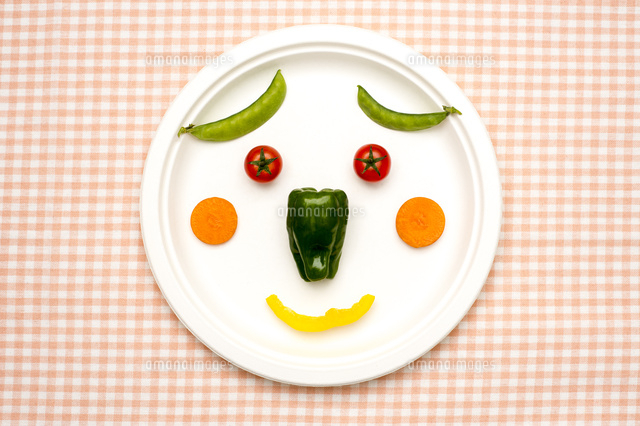 野菜で作る顔 の写真素材 イラスト素材 アマナイメージズ