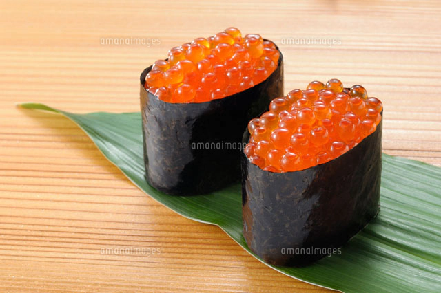 イクラの軍艦巻き[10313000233]の写真・イラスト素材｜アマナイメージズ