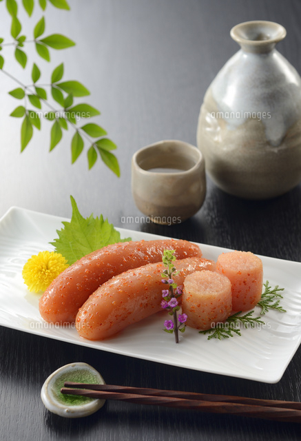 辛子明太子と日本酒 の写真素材 イラスト素材 アマナイメージズ