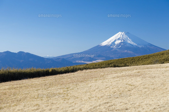 ハワイ島レイラニ地区の噴火口の火映をマウンテンビューから望む の写真素材 イラスト素材 アマナイメージズ