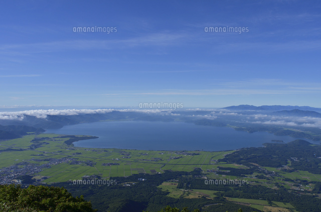 磐梯山から見た猪苗代湖 の写真素材 イラスト素材 アマナイメージズ