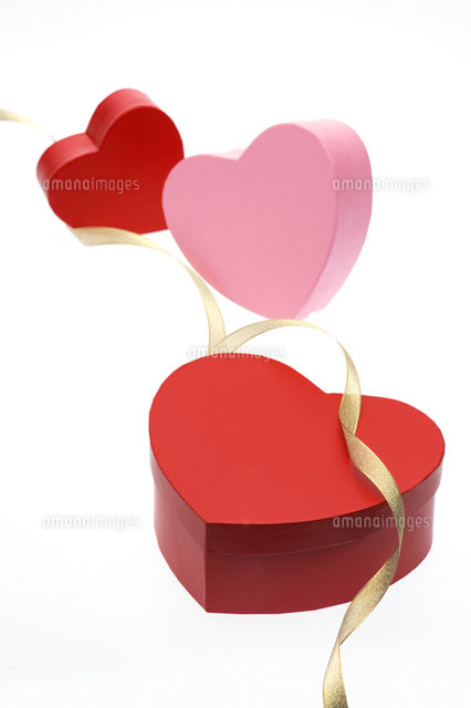 ハート型のギフトボックス の写真素材 イラスト素材 アマナイメージズ