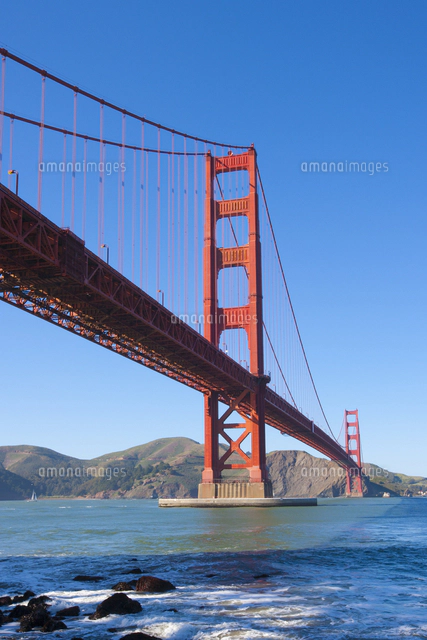 ゴールデンゲートブリッジのフォートポイントからの眺め[10345000379