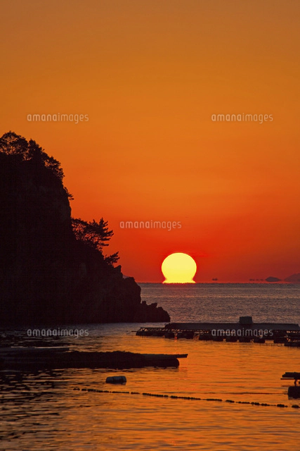 だるま夕日[10358000356]の写真・イラスト素材｜アマナイメージズ