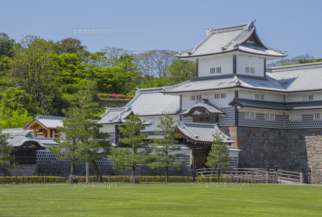 金沢城の三の丸広場と橋爪門続櫓 の写真素材 イラスト素材 アマナイメージズ