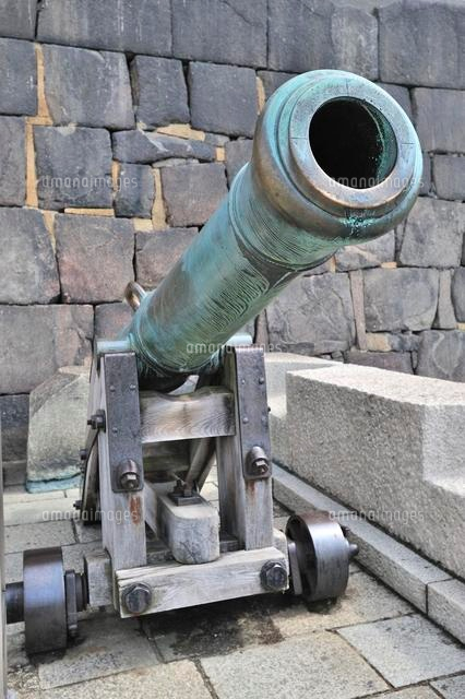 大阪城の大砲 の写真素材 イラスト素材 アマナイメージズ