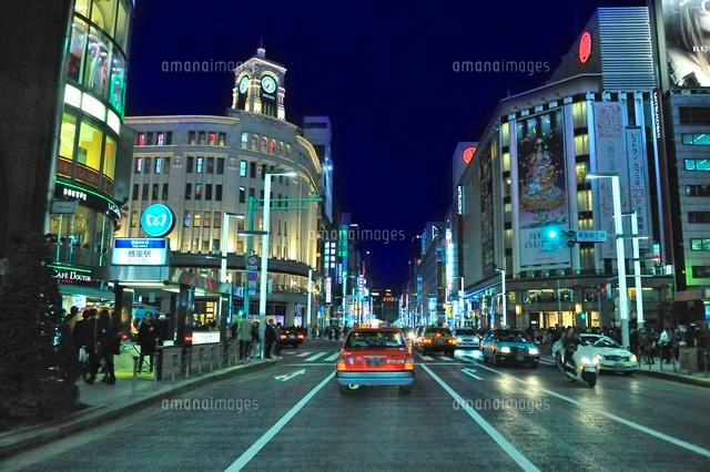 Ginza crossing at night! 夜の銀座交差点！ 雨あがり夜景＠銀座プレイス/銀座4丁目交差点(NOBUさん) | αcafe