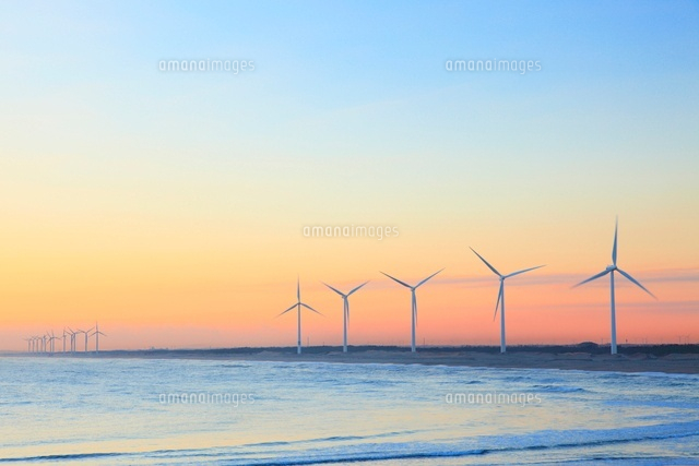 海と風力発電 の写真素材 イラスト素材 アマナイメージズ