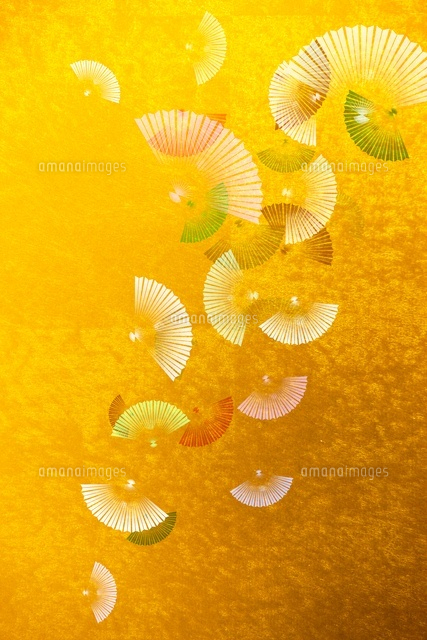 扇子模様の金屏風 の写真素材 イラスト素材 アマナイメージズ