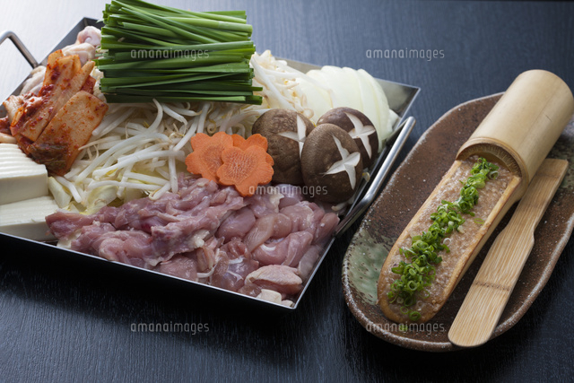 鶏肉のキムチ鍋 の写真素材 イラスト素材 アマナイメージズ