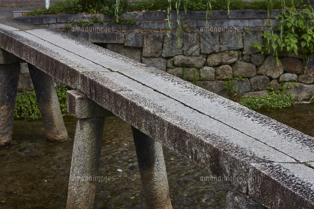 白川の一本橋 の写真素材 イラスト素材 アマナイメージズ