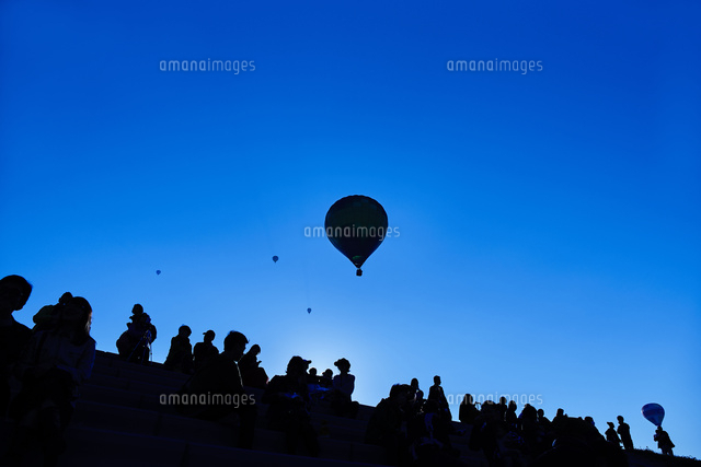 佐賀バルーンフェスタの熱気球 の写真素材 イラスト素材 アマナイメージズ