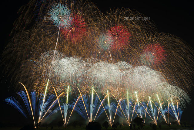 古河花火大会 輝く未来へ の写真素材 イラスト素材 アマナイメージズ