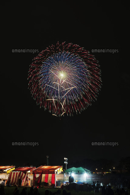 土浦全国花火競技大会 10号玉 五重芯 10408001995 の写真素材 イラスト素材 アマナイメージズ