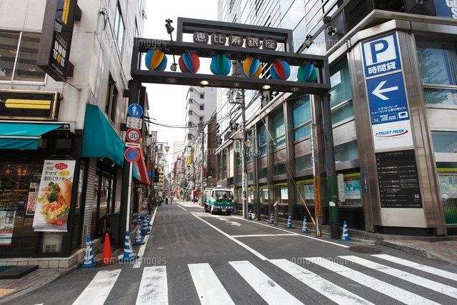 恵比寿駅西口 恵比寿銀座商店街 の写真素材 イラスト素材 アマナイメージズ