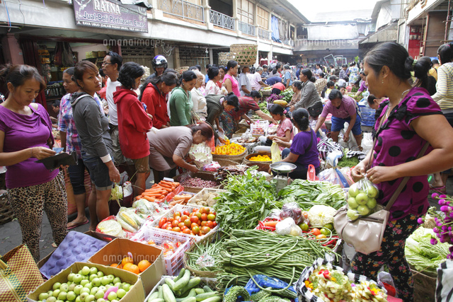 インドネシア バリ島 ウブド市場 の写真素材 イラスト素材 アマナイメージズ