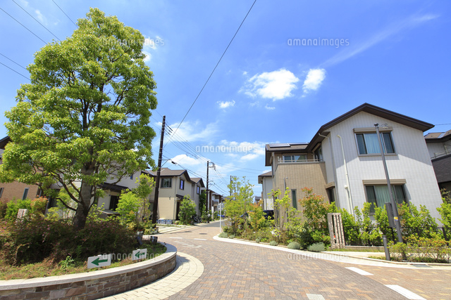 新築の住宅街 の写真素材 イラスト素材 アマナイメージズ