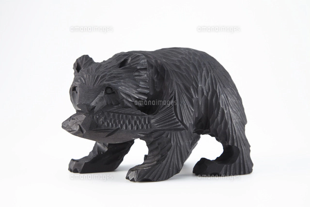 木彫りの熊[10445002269]の写真・イラスト素材｜アマナイメージズ