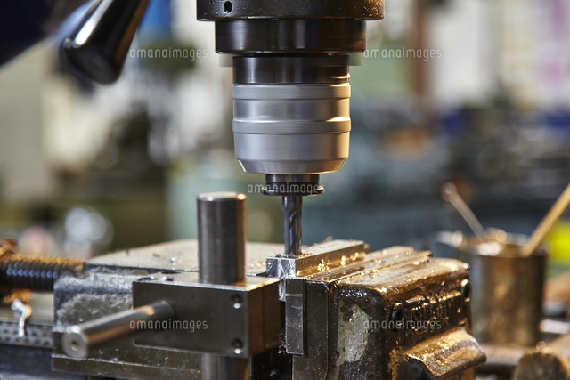 金属加工 の写真素材 イラスト素材 アマナイメージズ 金属加工 の写真素材 イラスト素材 アマナイメージズ
