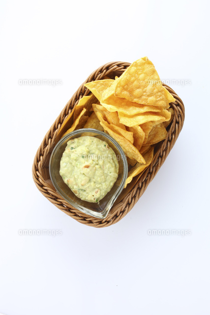 ブルーコーンナチョスと自家製ワカモレのレシピ