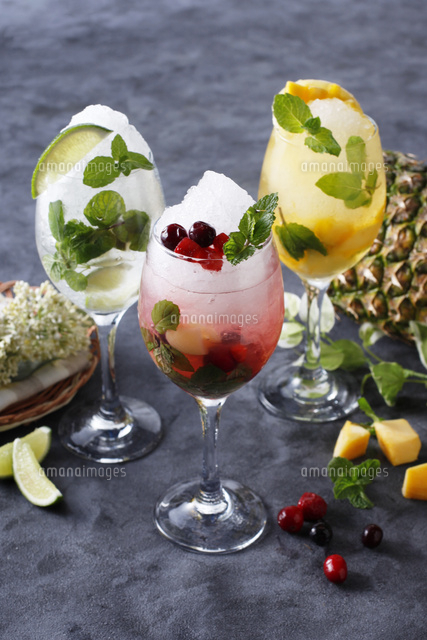 フローズンカクテル集合イメージ の写真素材 イラスト素材 アマナイメージズ