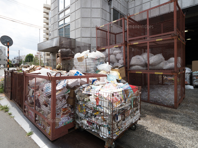 回収された古紙 の写真素材 イラスト素材 アマナイメージズ