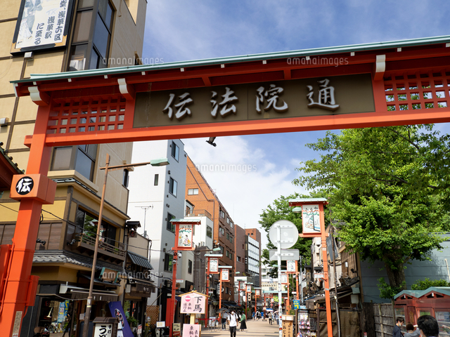 浅草 伝法院通り[10511009645]の写真・イラスト素材｜アマナイメージズ