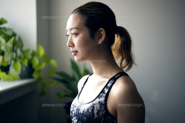 女性の横顔 s-2011022422511857801.jpg