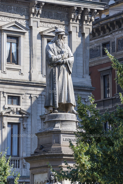 ダ・ヴィンチ広場 2025年 レオナルドダヴィンチ像 - 出発前に知っておくべきことすべて