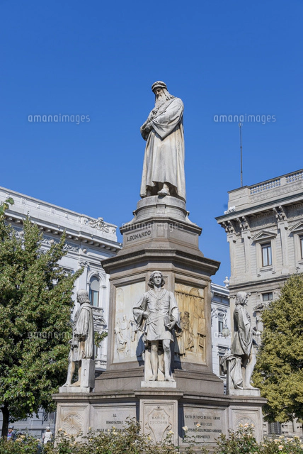 ダ・ヴィンチ広場 2025年 レオナルドダヴィンチ像 - 出発前に知っておくべきことすべて