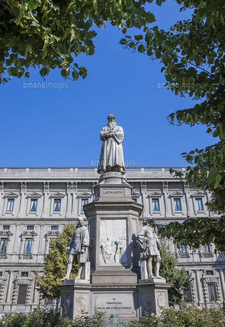 スカラ広場のレオナルド・ダ・ヴィンチ像[10573002635]の写真
