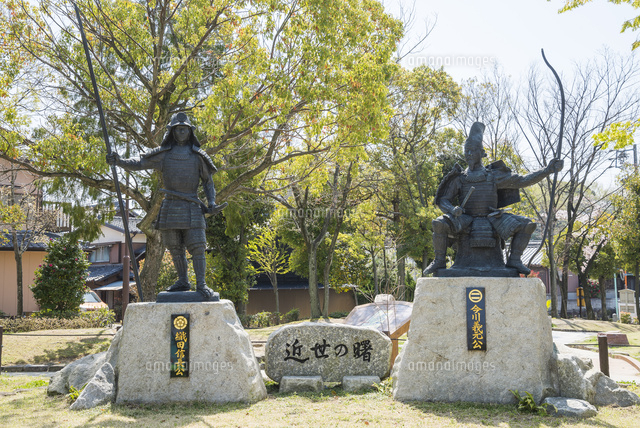 桶狭間古戦場公園にある織田信長と今川義元の像[10573003828]の
