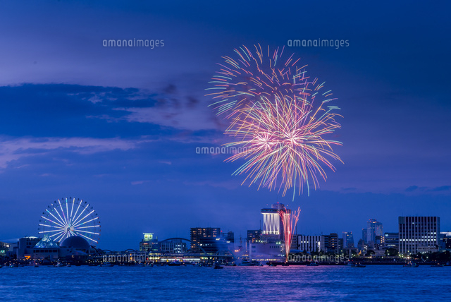 海の日名古屋みなと祭の打ち上げ花火 の写真素材 イラスト素材 アマナイメージズ 海の日名古屋みなと祭の打ち上げ花火 の写真素材 イラスト素材 アマナイメージズ