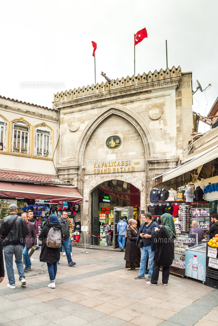 イスタンブールグランド・バザール入り口風景[10573007070]の写真