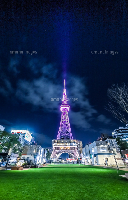ライトアップされた名古屋テレビ塔夜景 の写真素材 イラスト素材 アマナイメージズ