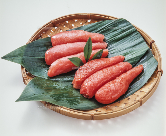 タラコと辛子明太子のザル盛り の写真素材 イラスト素材 アマナイメージズ