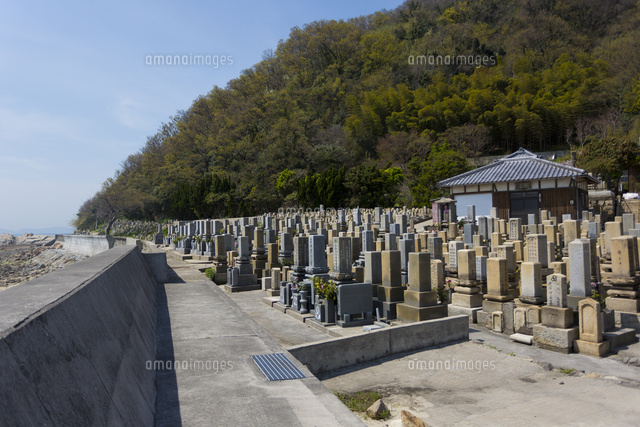 両墓制のお墓（本浦地区）[10583002723]の写真・イラスト素材｜アマナ