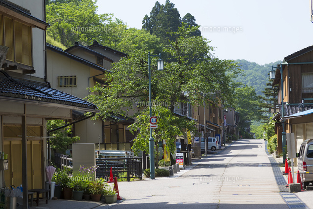 湯涌温泉街 の写真素材 イラスト素材 アマナイメージズ