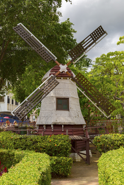 オランダ広場の風車 の写真素材 イラスト素材 アマナイメージズ オランダ広場の風車 の写真素材 イラスト素材 アマナイメージズ