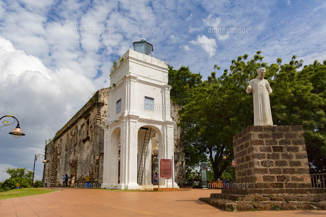 マラッカ セントポール教会跡とザビエル像 10583008440 の写真素材 イラスト素材 アマナイメージズ