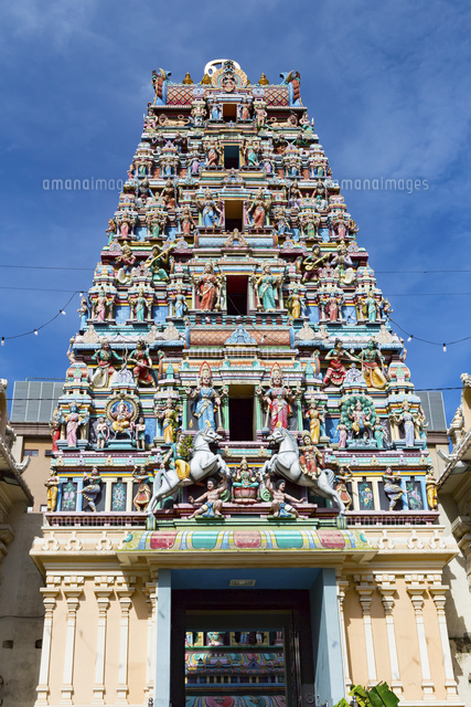 スリ・マハマリアマン寺院のゴープラム[10583008502]の写真・イラスト