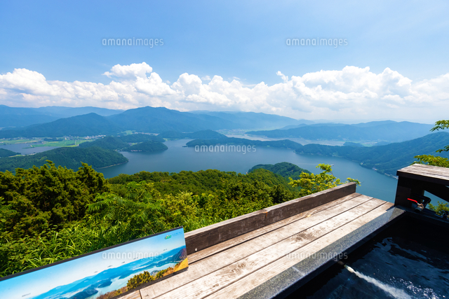 三方五湖の絶景と足湯 の写真素材 イラスト素材 アマナイメージズ