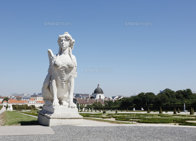 ベルヴェデーレ宮殿の庭園とスフィンクス像 ウィーン[10610003423]の