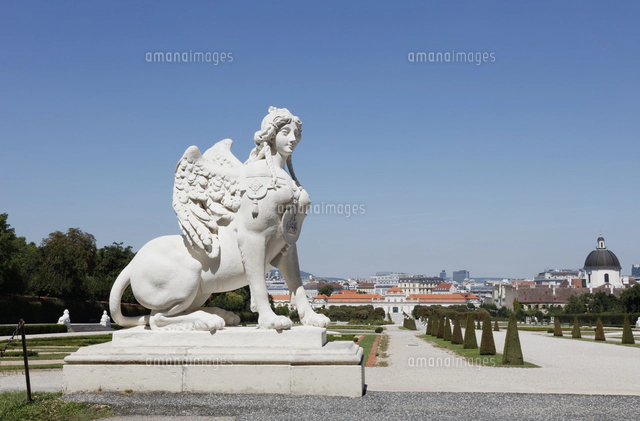 ベルヴェデーレ宮殿の庭園とスフィンクス像 ウィーン[10610003423]の