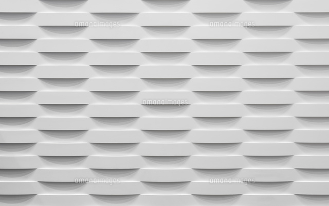 ｒに波打つタイル状の白い装飾壁 の写真素材 イラスト素材 アマナイメージズ