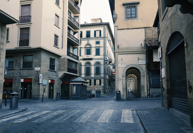 イタリア フィレンツェの古い街並み[10610004647]の写真・イラスト素材