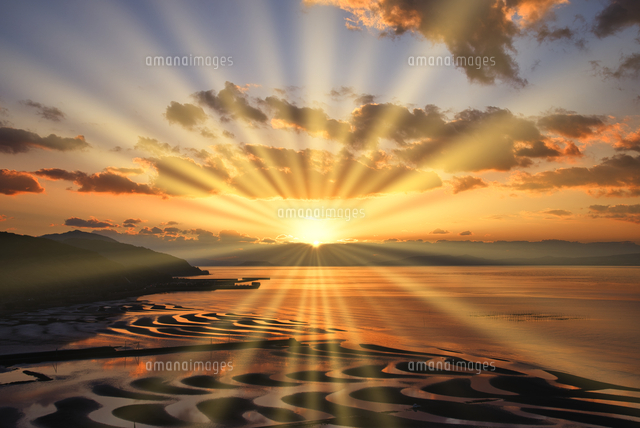 オコシキ海岸のサンセット風景 の写真素材 イラスト素材 アマナイメージズ