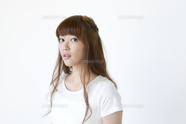 代女性ポートレート の写真素材 イラスト素材 アマナイメージズ